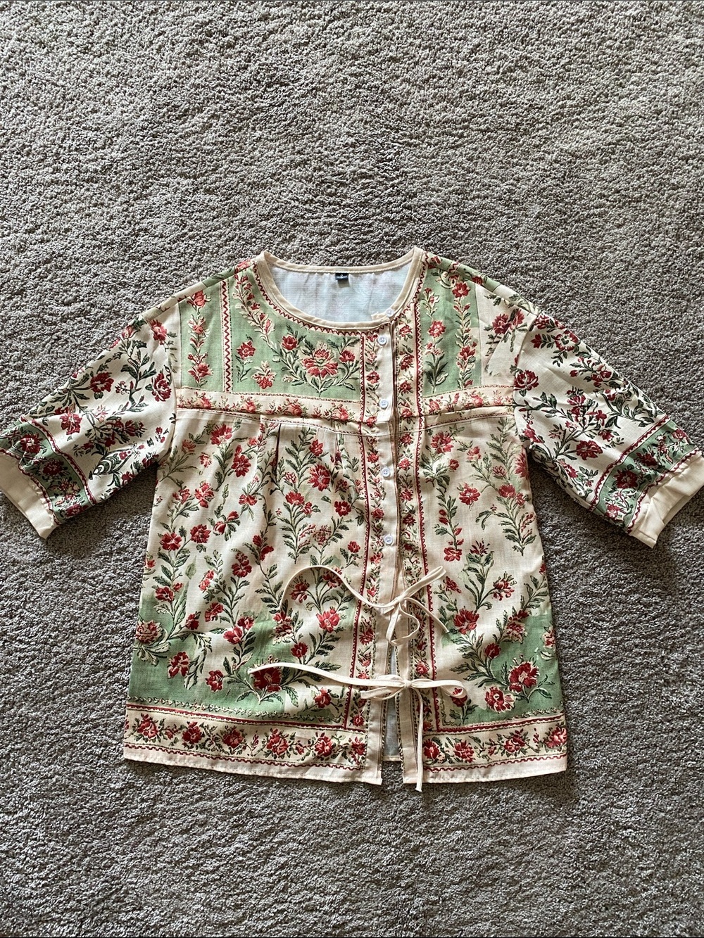Source Unknown Cream & Sage Green Floral Tie-Front Tunic